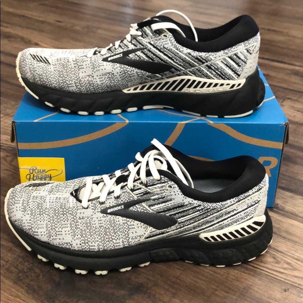 Women’s size 10 Brooks Adrenaline GTS 19